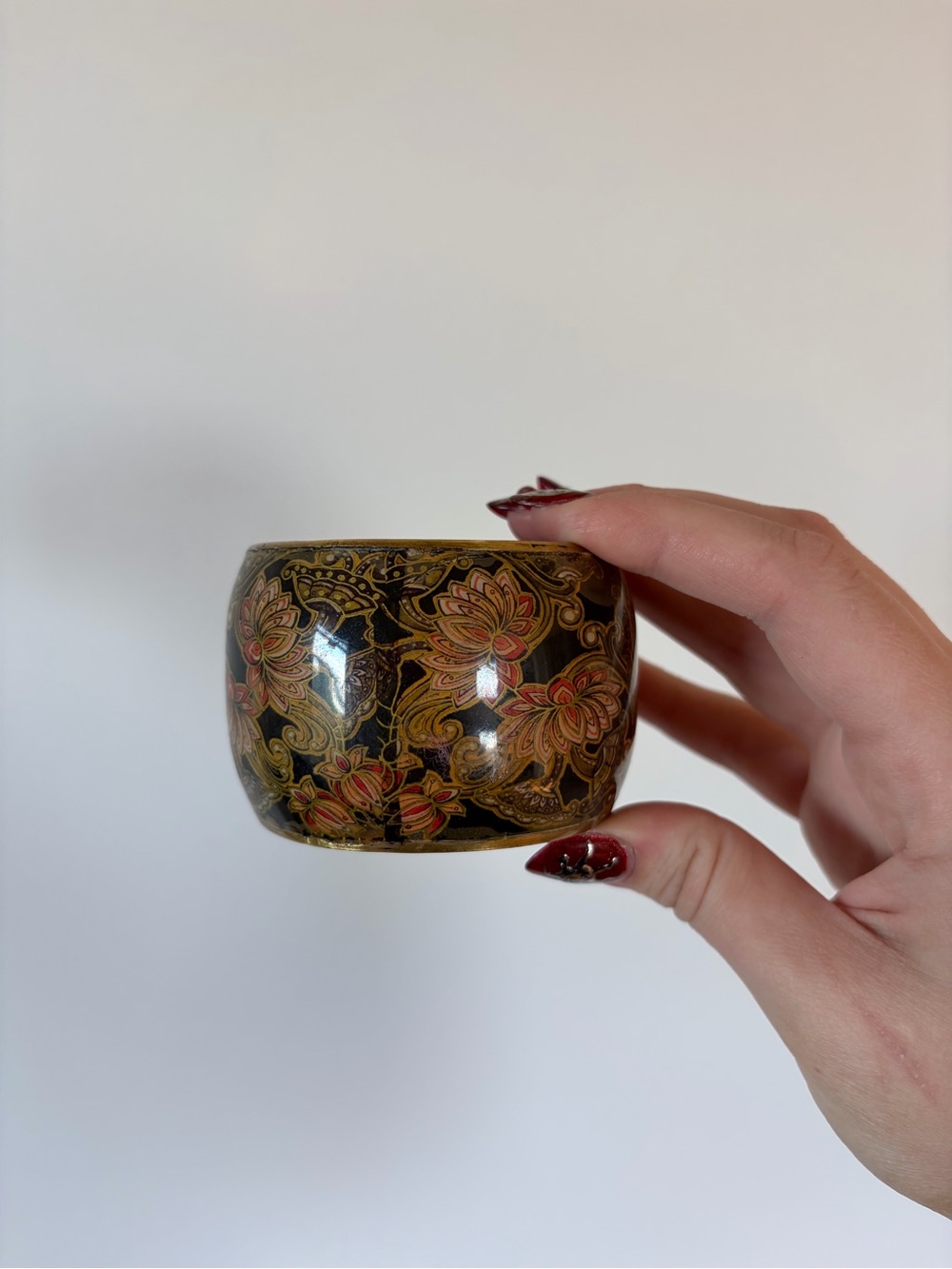 Hand-Painted Floral Lacquer Bangle Bracelet in Black and Gold